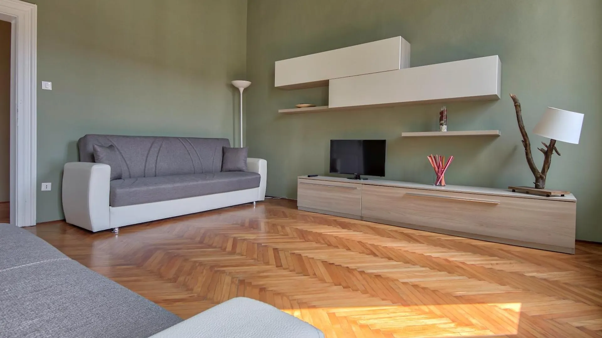 Theater Venice Apartment location